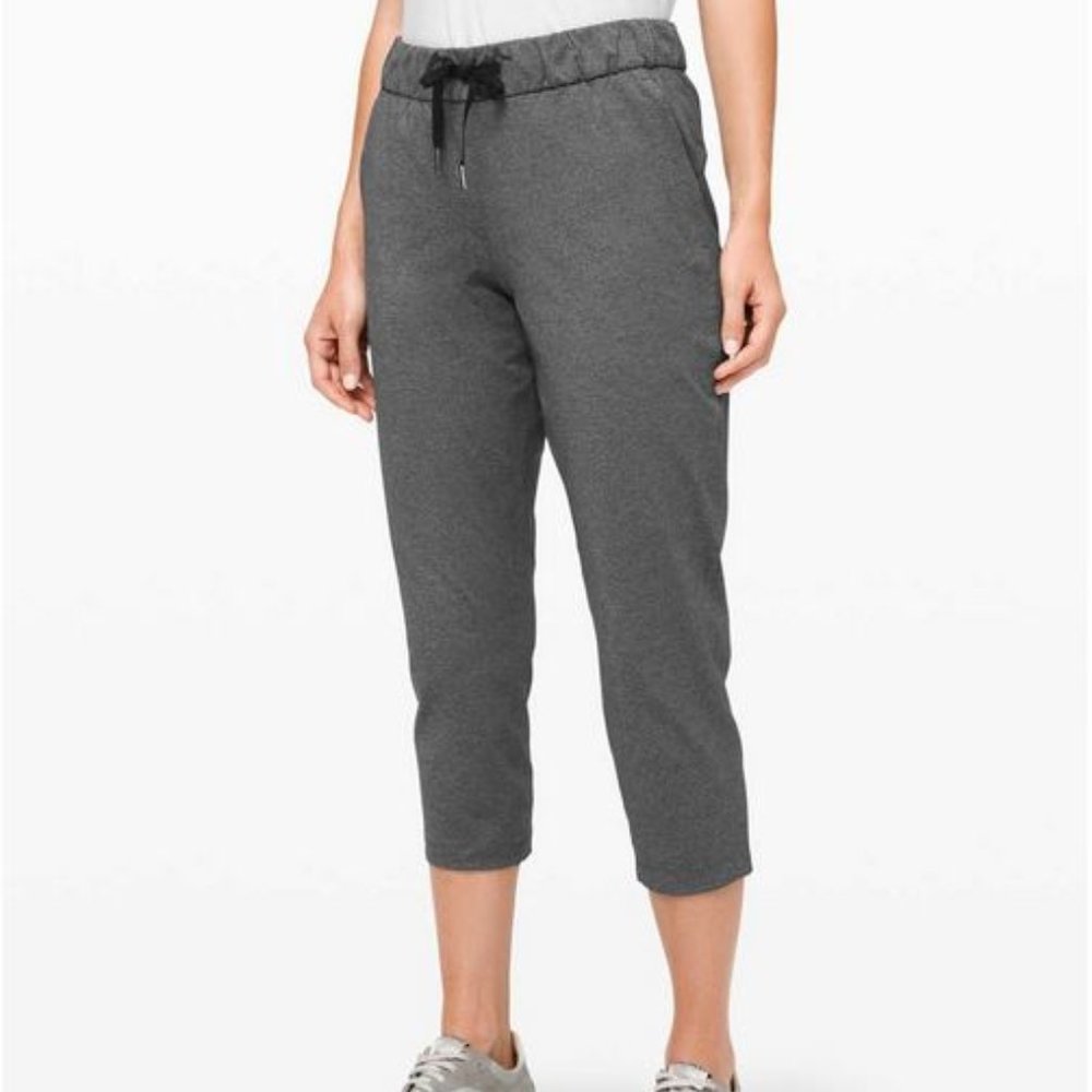 Lululemon On the Fly Crop 23" Heathered Black/Gray, size 2